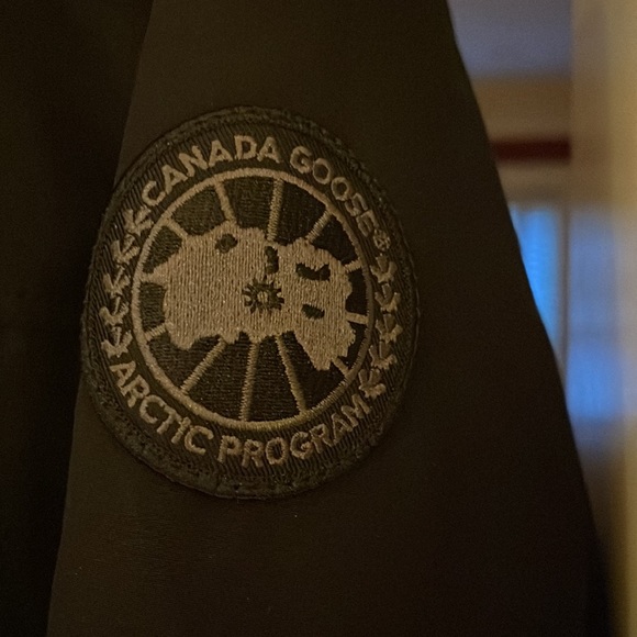 Brand new Canada Goose coat. - Picture 3 of 7